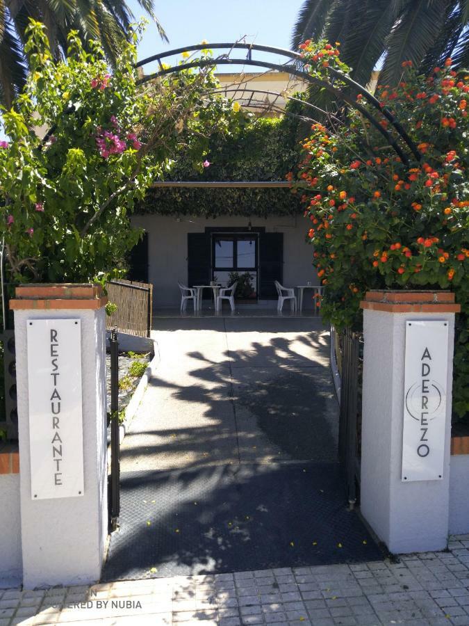 ADEREZO Hostal Restaurante La Zarza  Exterior foto